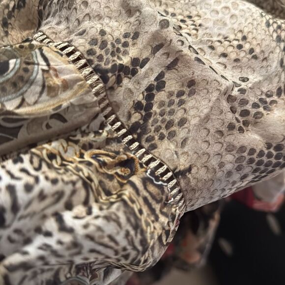 11 NWOT CAMILLA Long Sleeve Oversized Silk Peasant Dress
The Throne Room - Picture 12 of 12